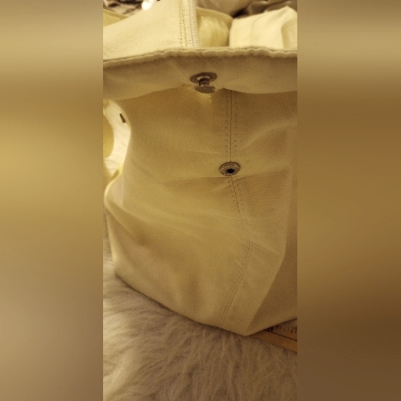 Burberry Large Nylon Tote Shoulder Bag. Off White. Burberry Bag Tag. - Picture 10 of 16